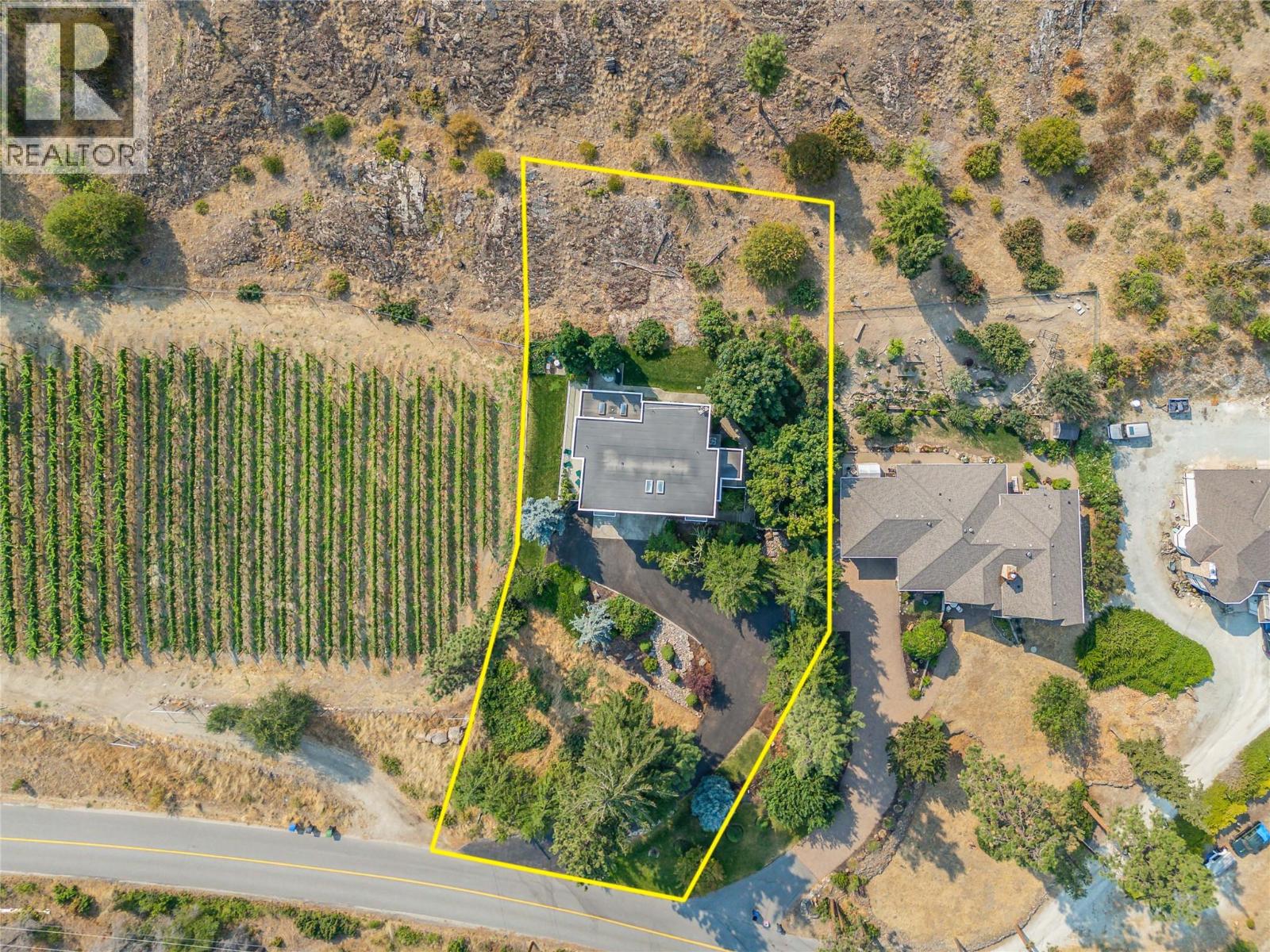 5851 Lakeshore Road - Image 44