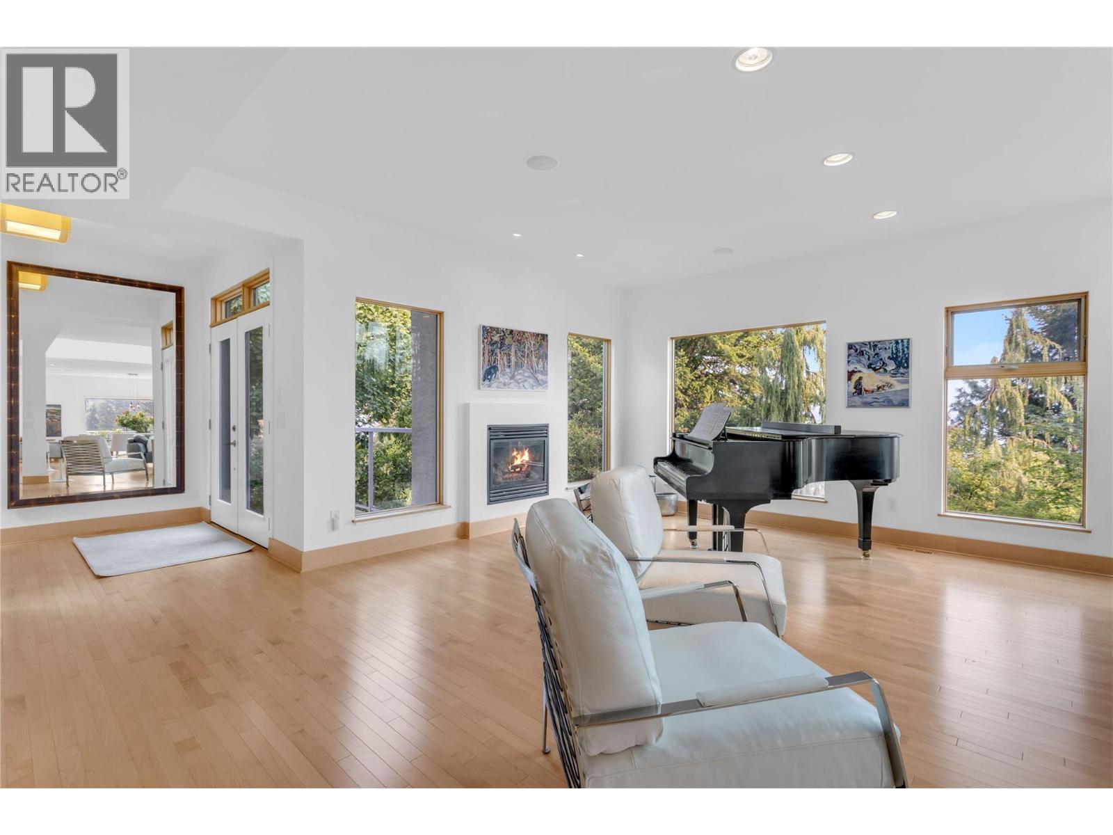 5851 Lakeshore Road - Image 6