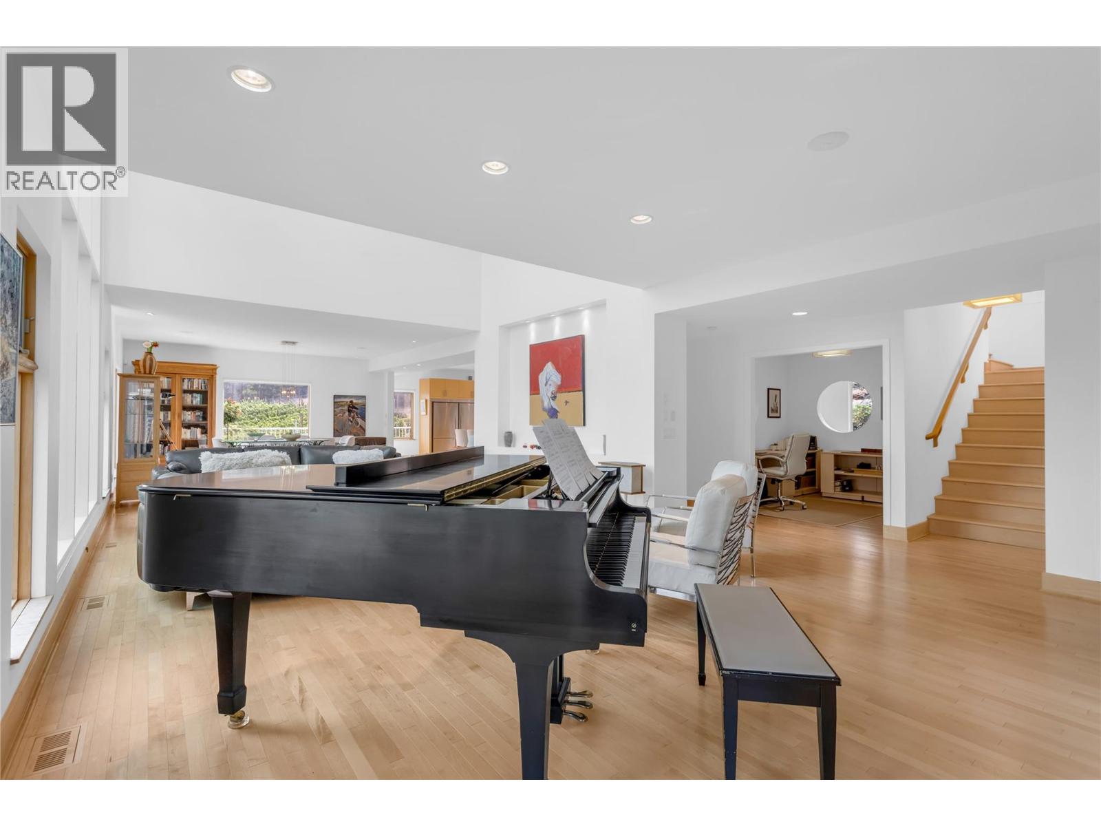 5851 Lakeshore Road - Image 7