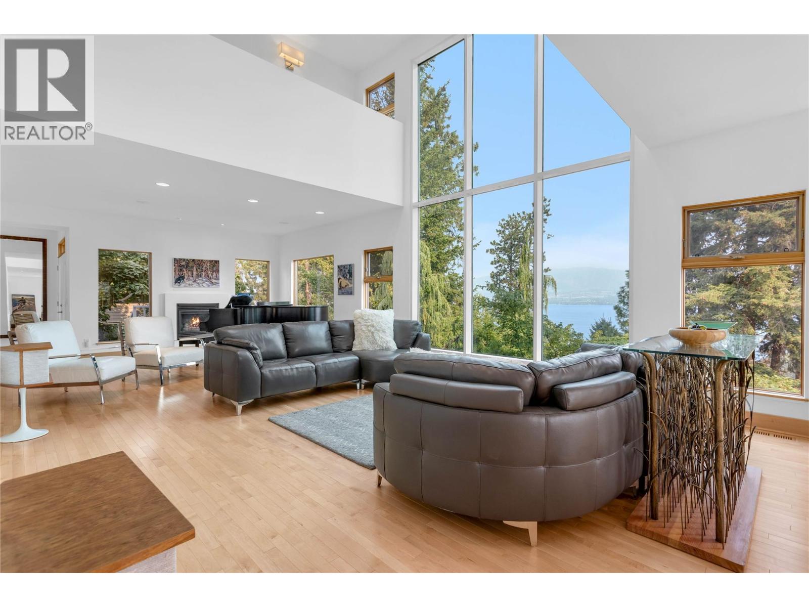 5851 Lakeshore Road - Image 8