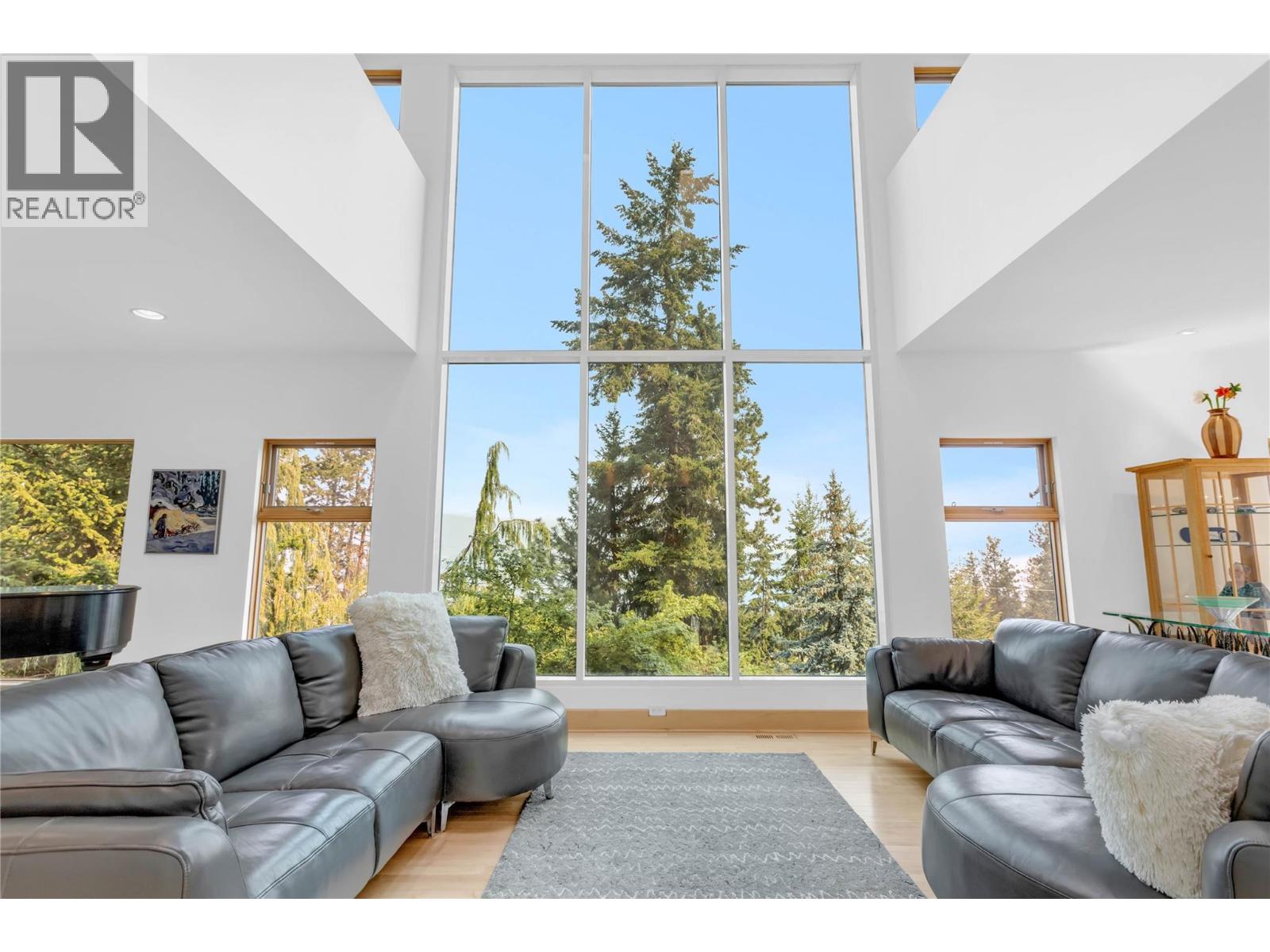 5851 Lakeshore Road - 9