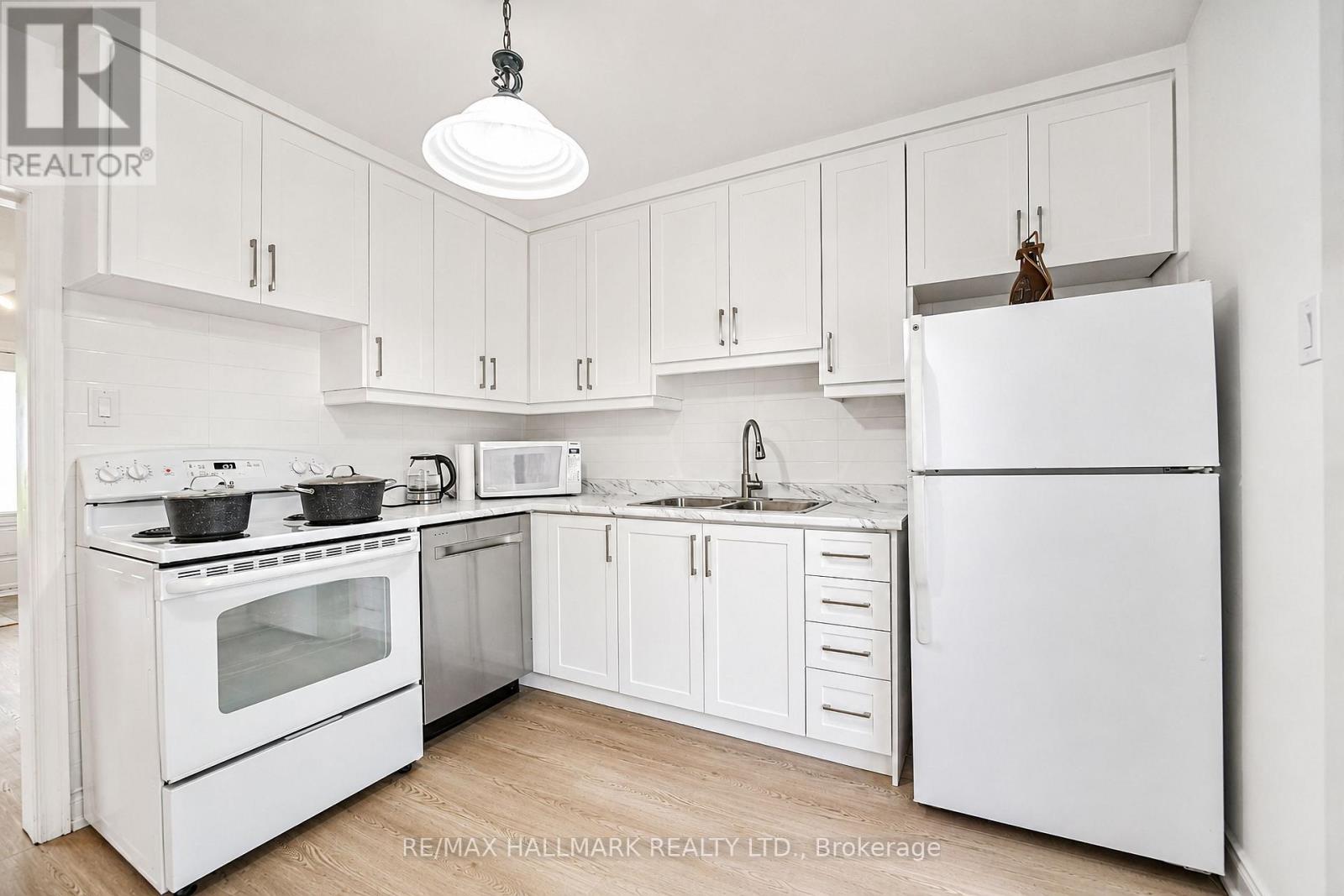 54 CHARLEMONT CRESCENT - 15