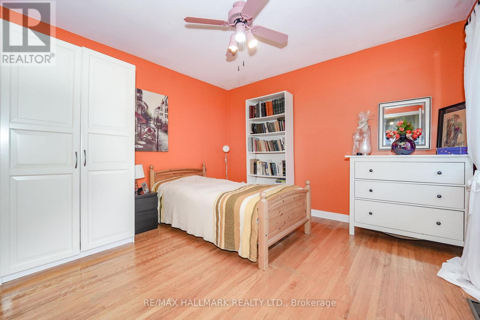 54 CHARLEMONT CRESCENT - 21
