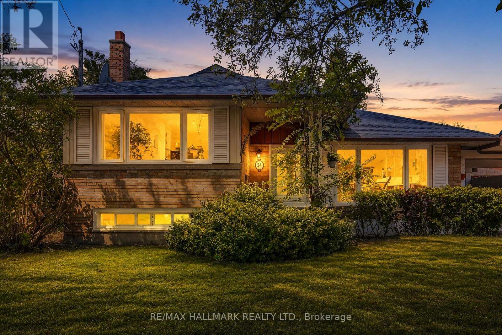 54 CHARLEMONT CRESCENT - 39