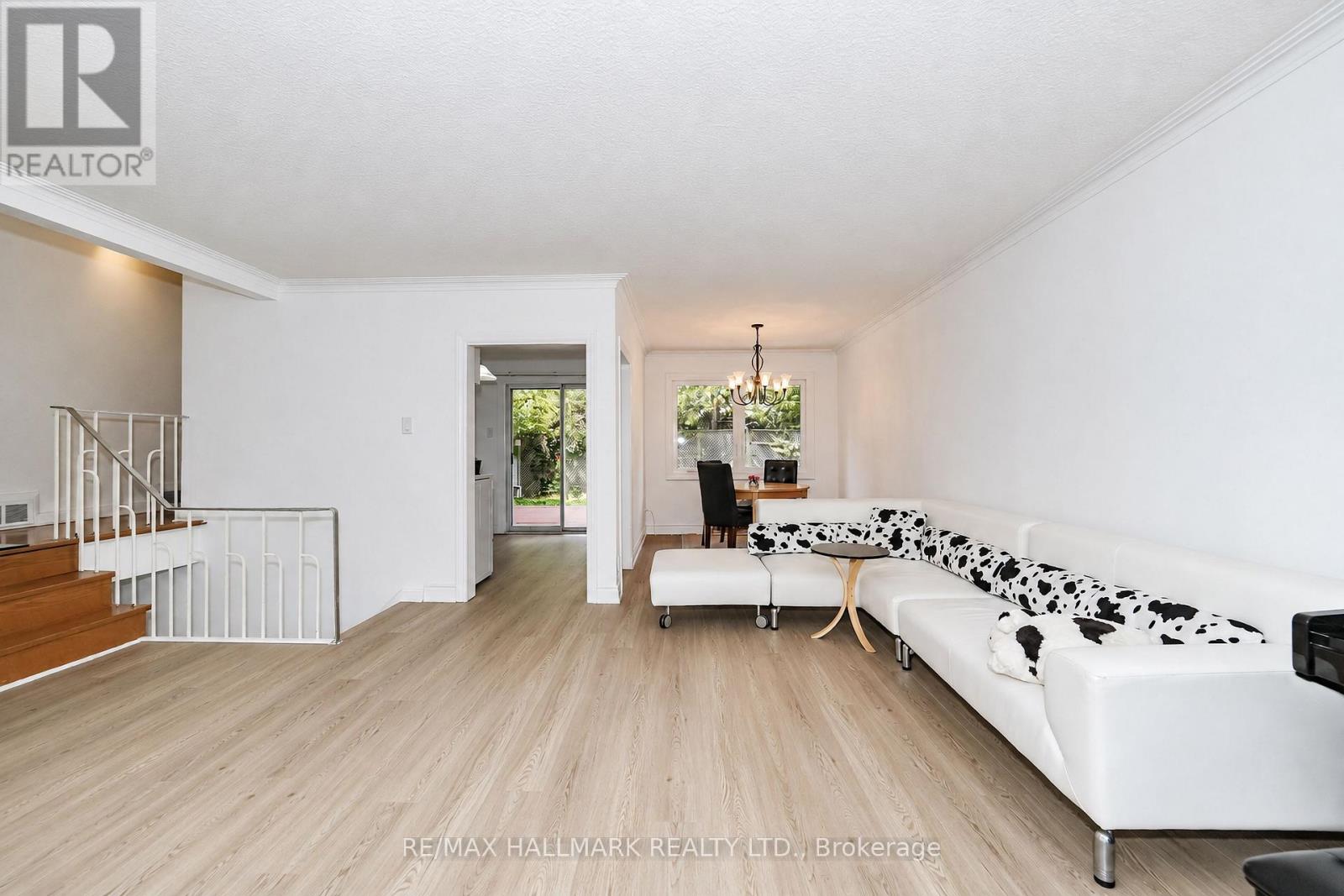 54 CHARLEMONT CRESCENT - 9