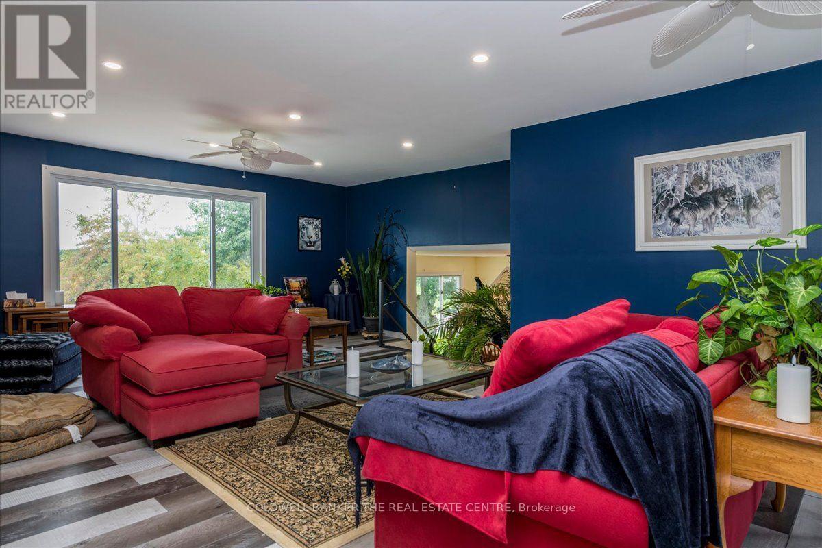 2593 LAWRENCE AVENUE - Image 12