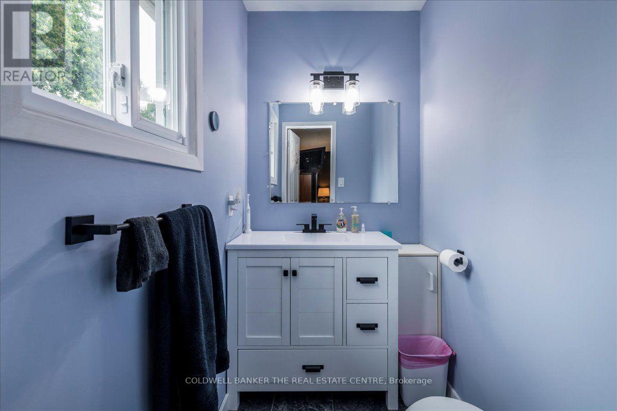 2593 LAWRENCE AVENUE - 17