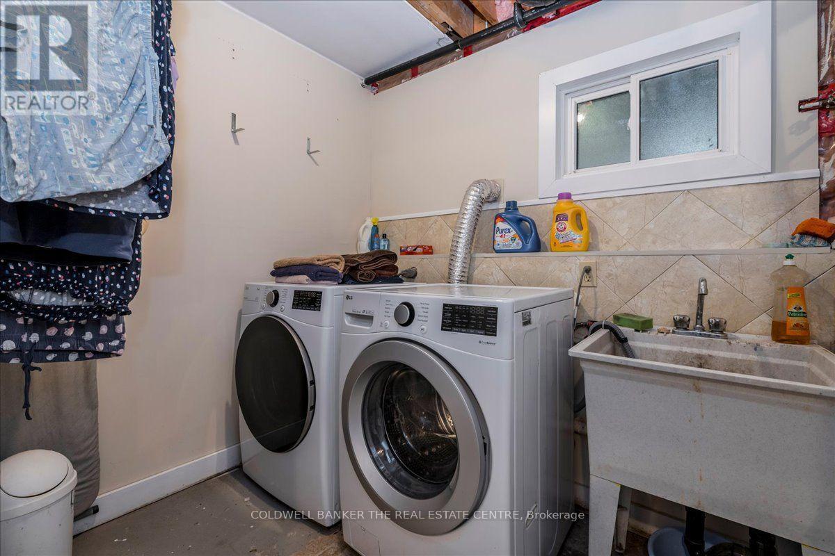 2593 LAWRENCE AVENUE - 26