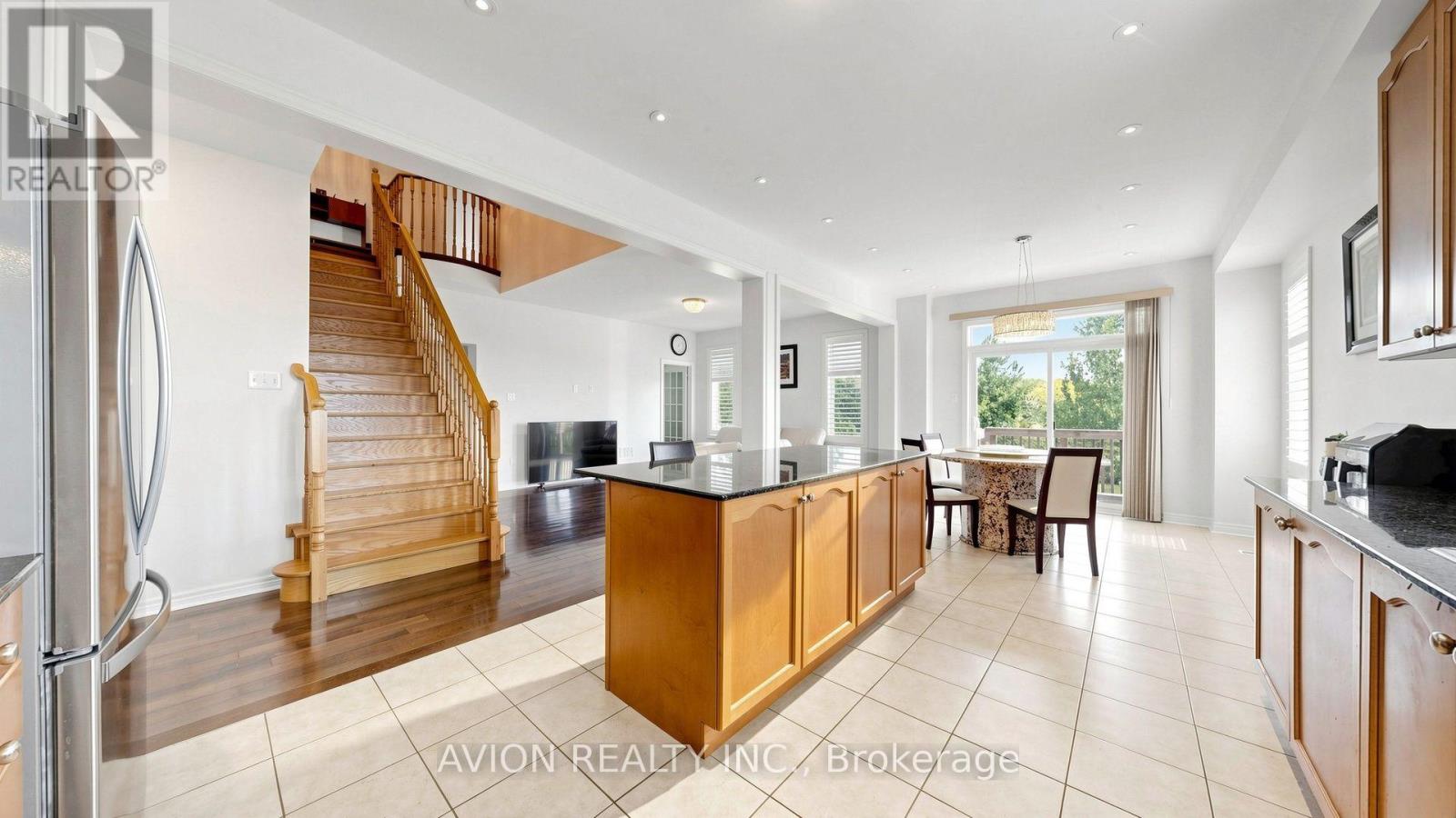 107 ALEXANDER LAWRIE AVENUE - 10
