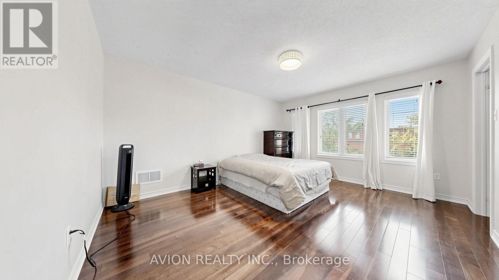 107 ALEXANDER LAWRIE AVENUE - 24