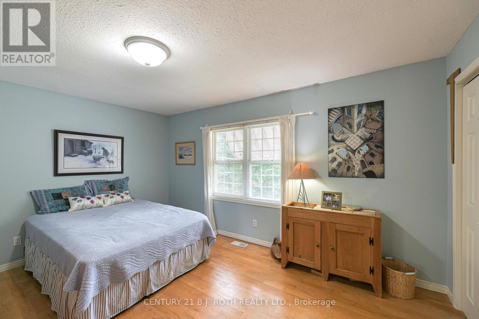 652 WARMINSTER SIDE ROAD - Image 24