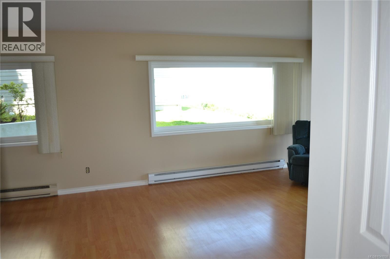 #1 523 Island Hwy - Image 17