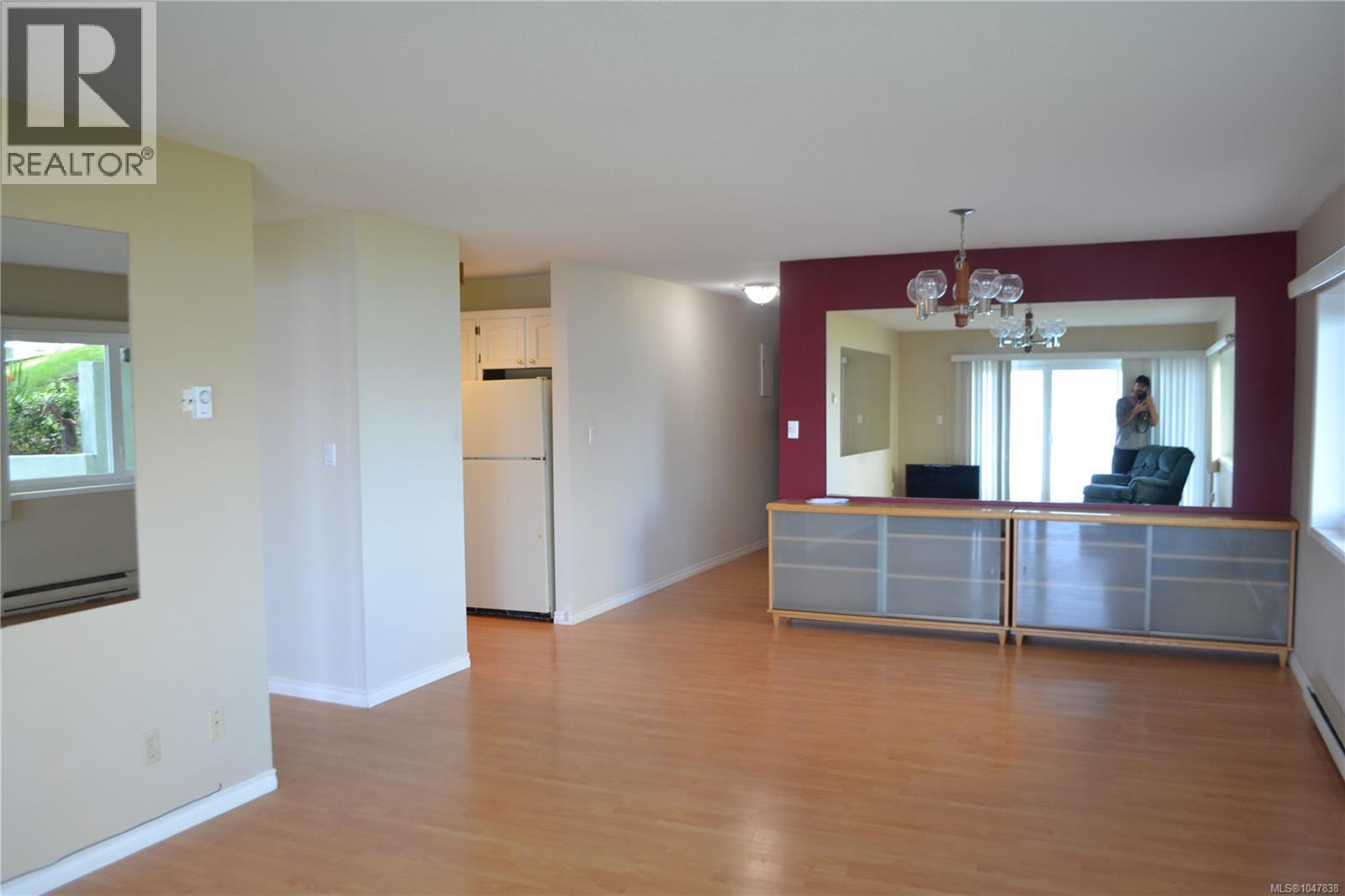 #1 523 Island Hwy - 18