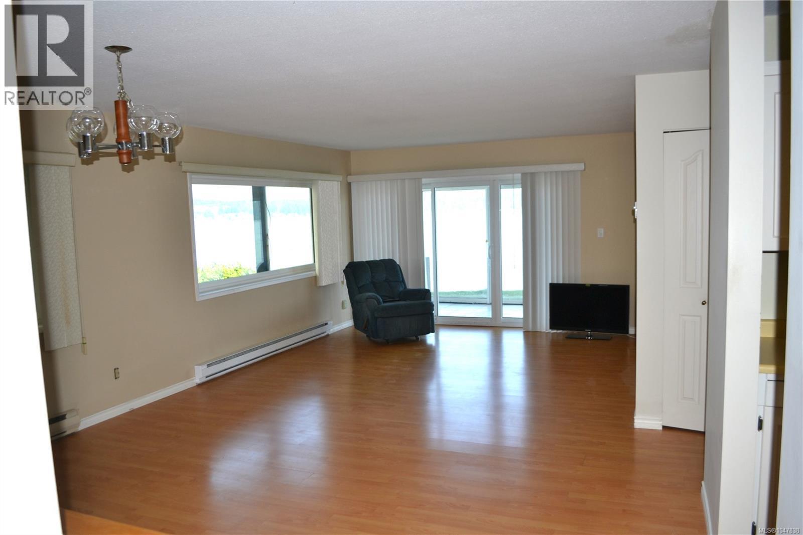 #1 523 Island Hwy - Image 19