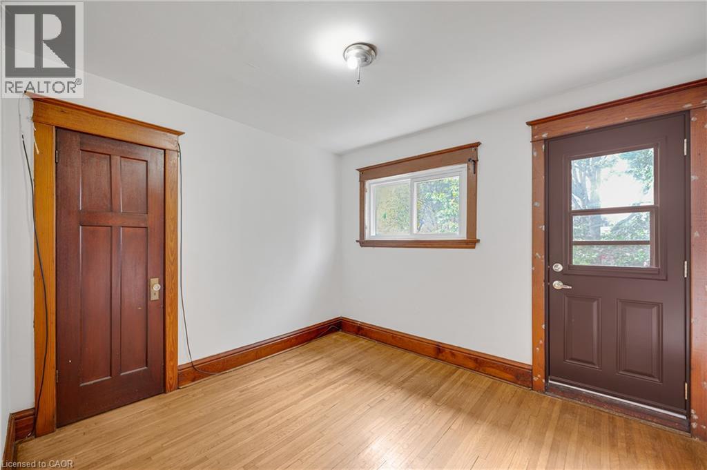 204 ROSSLYN Avenue S - Image 17
