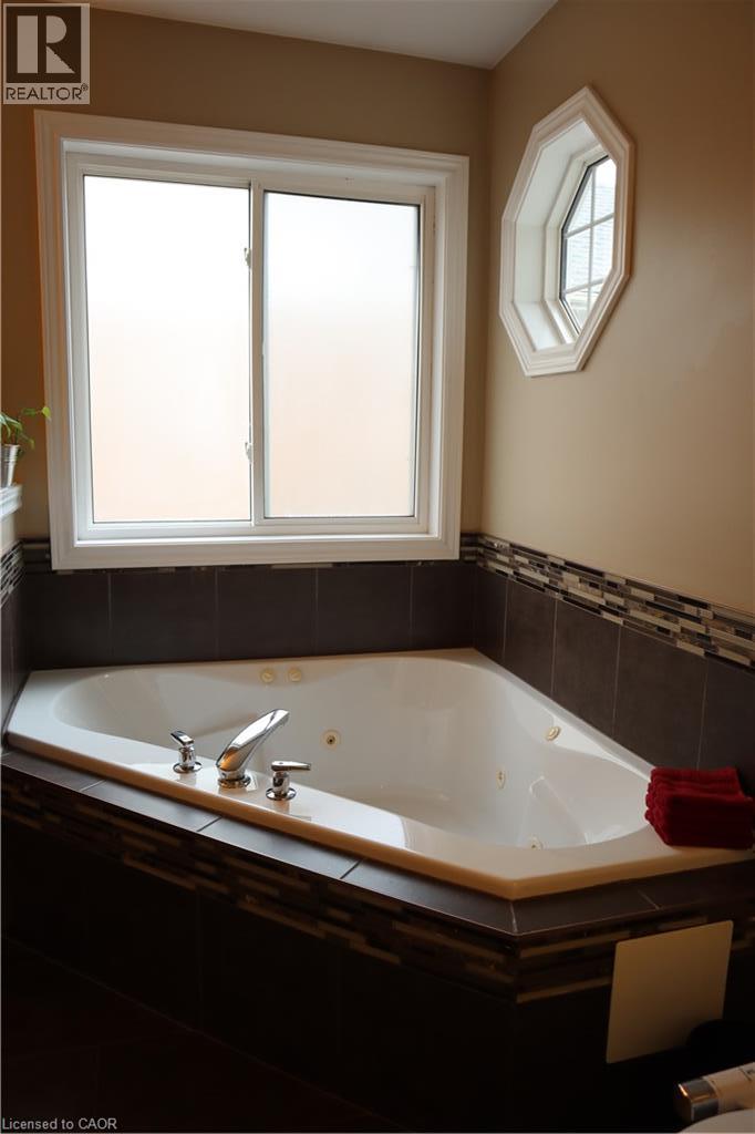 349 WINTERBERRY Boulevard - Image 30