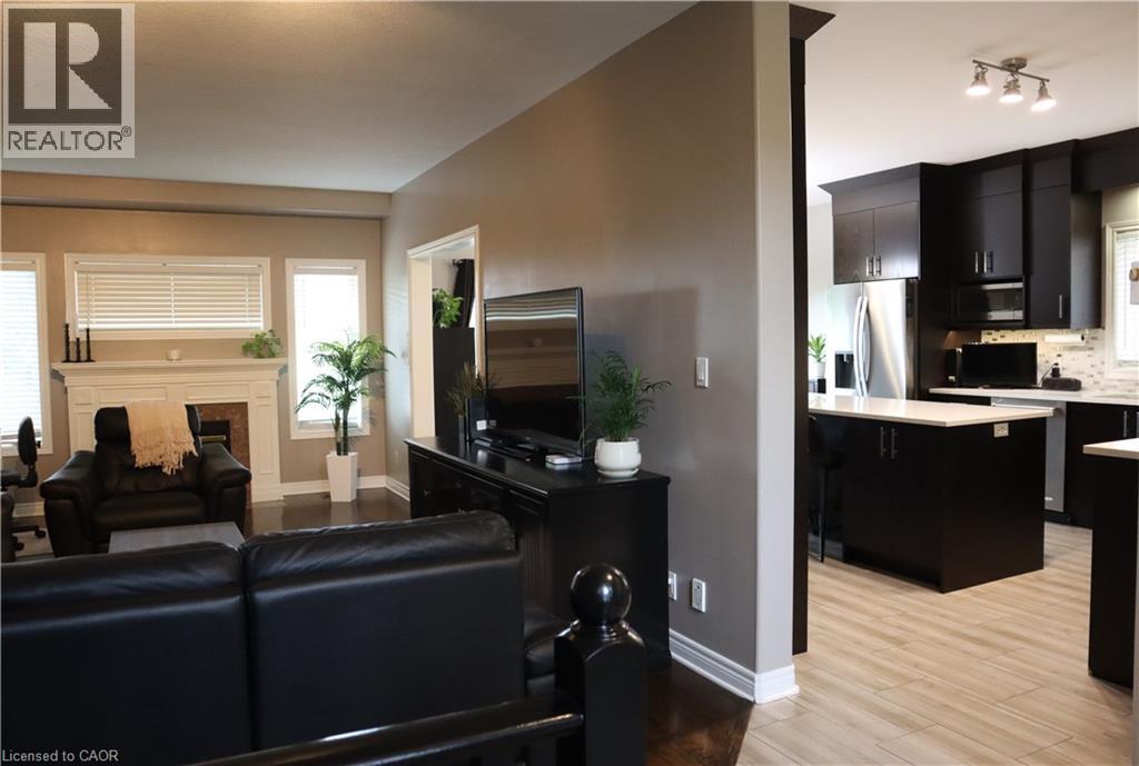 349 WINTERBERRY Boulevard - Image 22