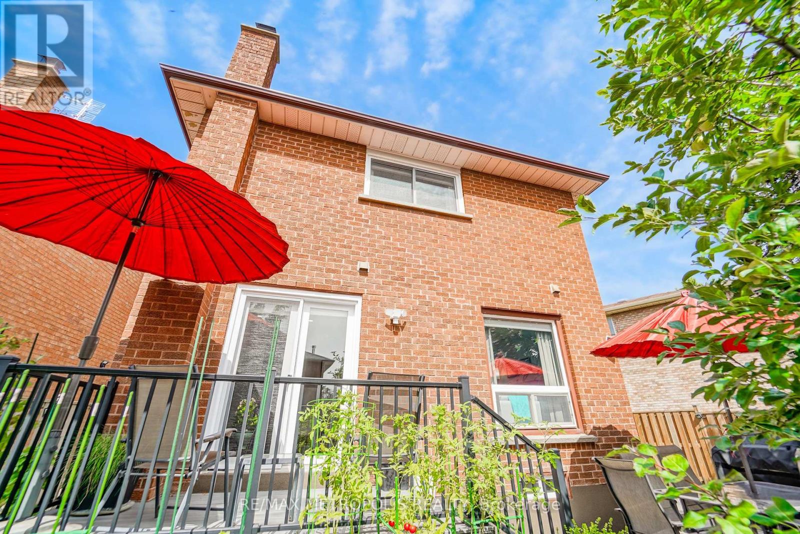 38 LANGHOLM COURT - 17