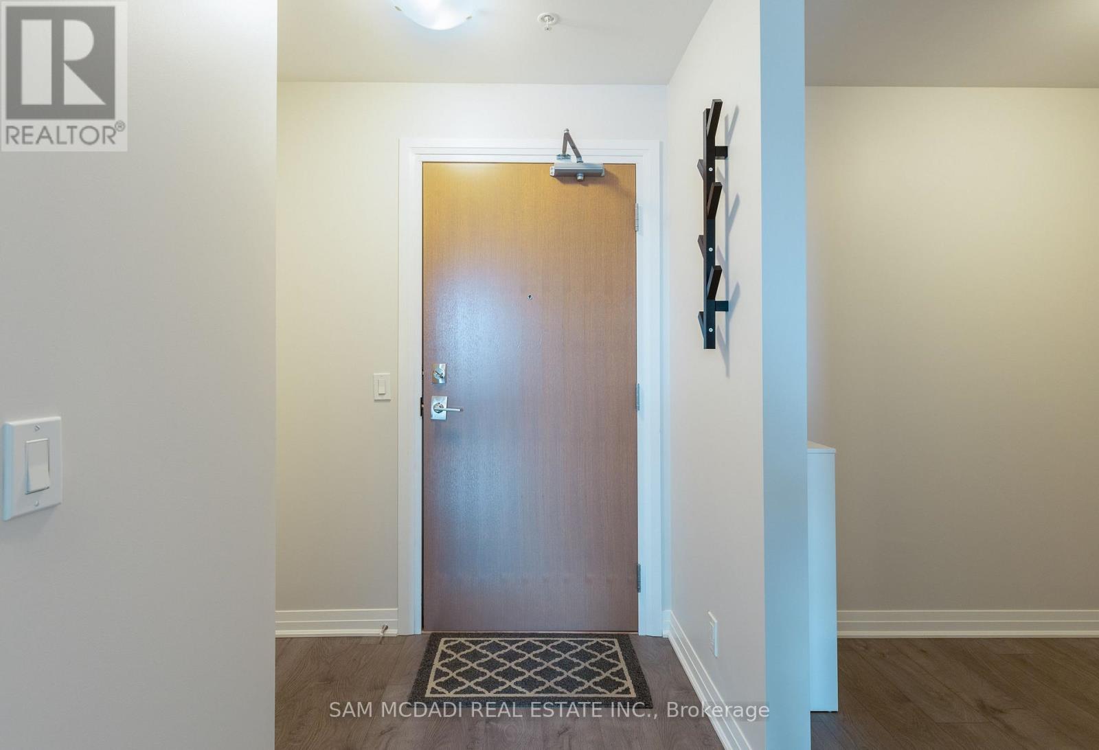 #319 1105 LEGER WAY - Image 29