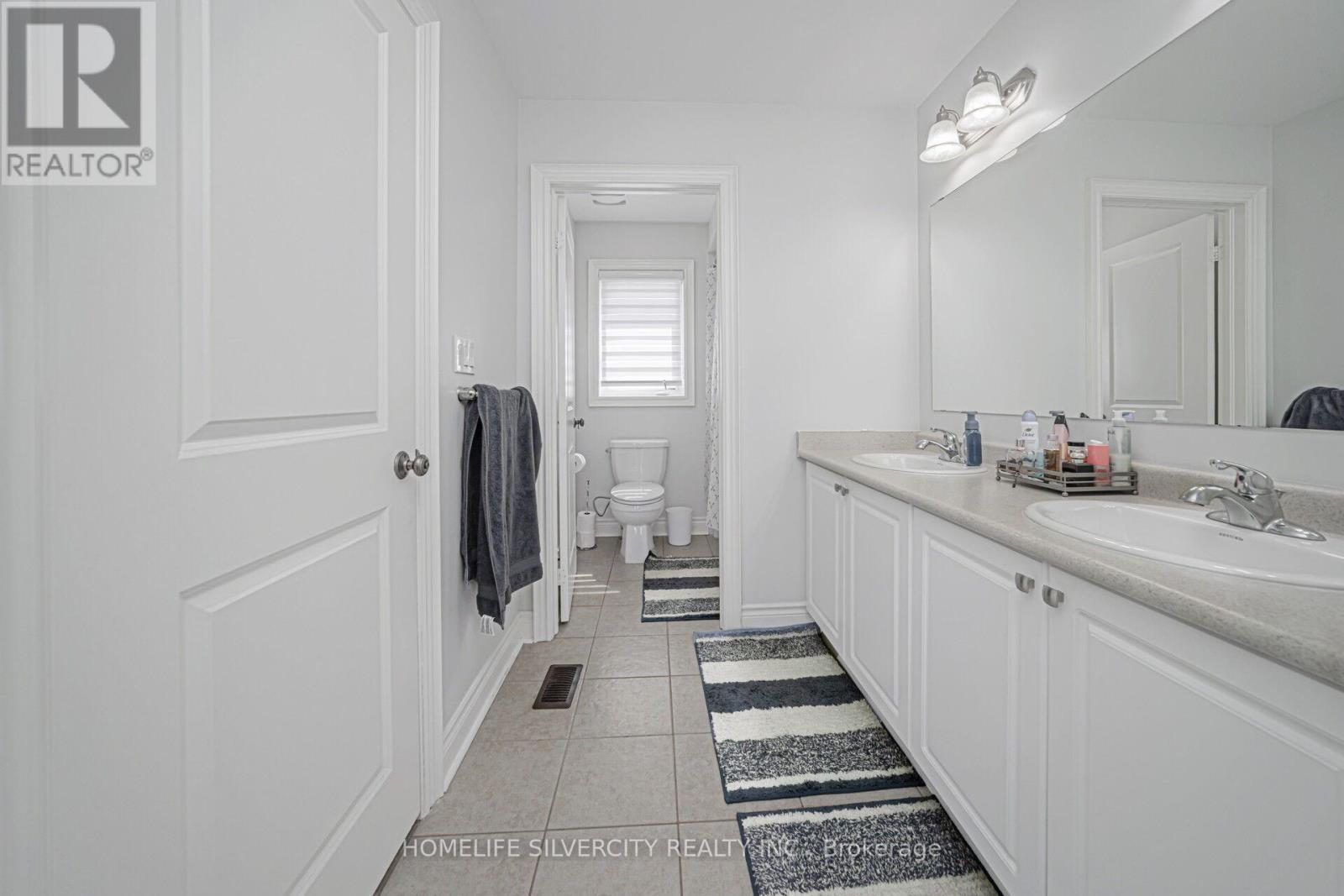 8 MITCHELL CRESCENT - 25