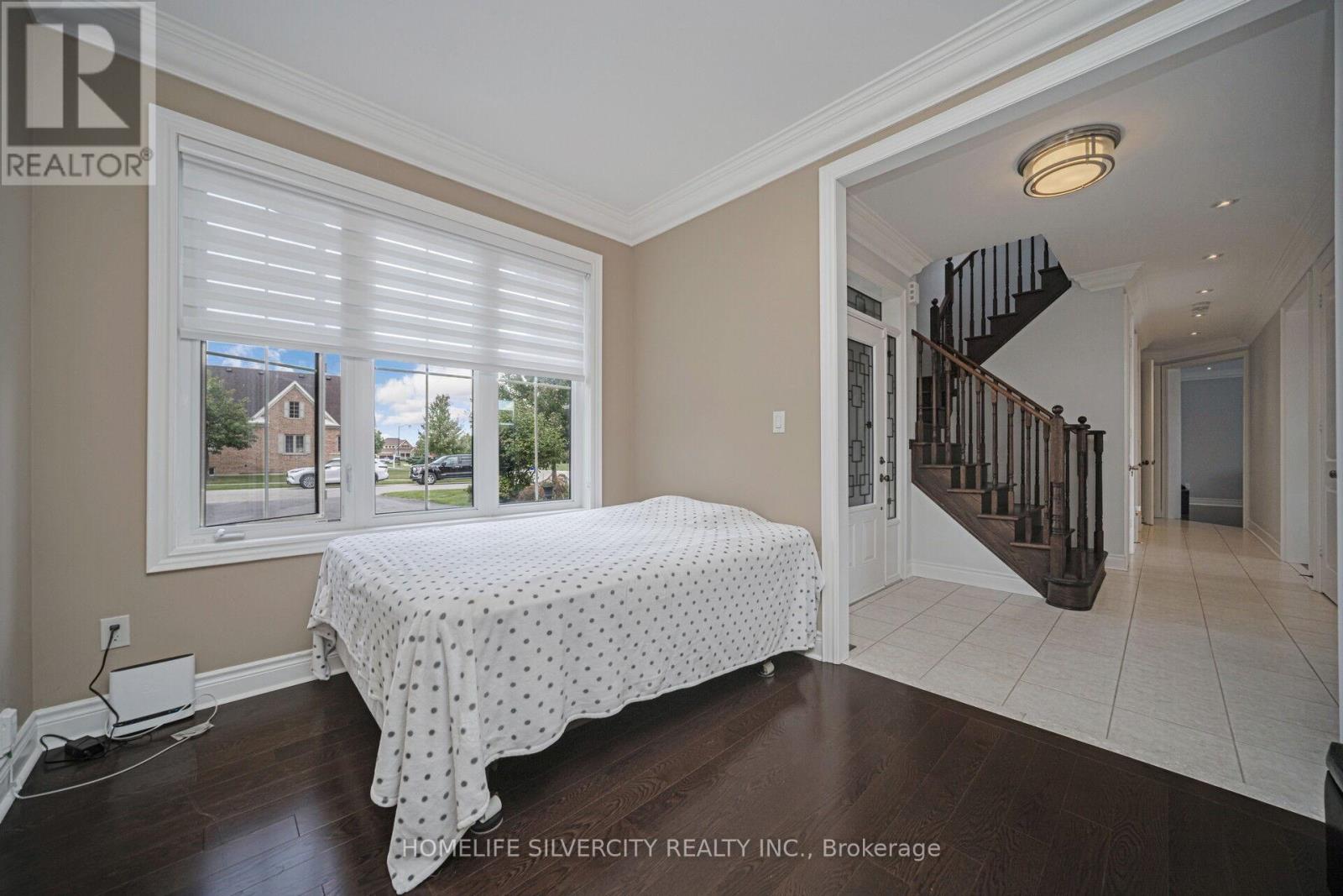 8 MITCHELL CRESCENT - 8