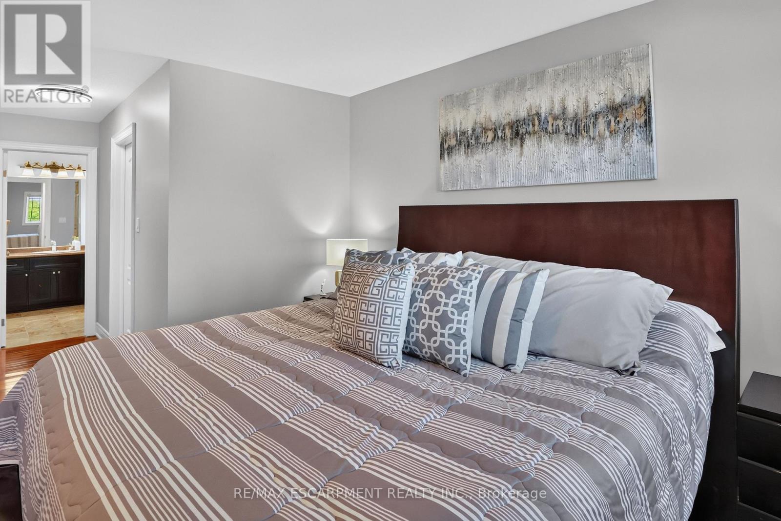 4852 NORTHGATE CRESCENT - 28