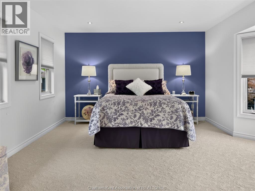 15 Ellwood AVENUE - 26