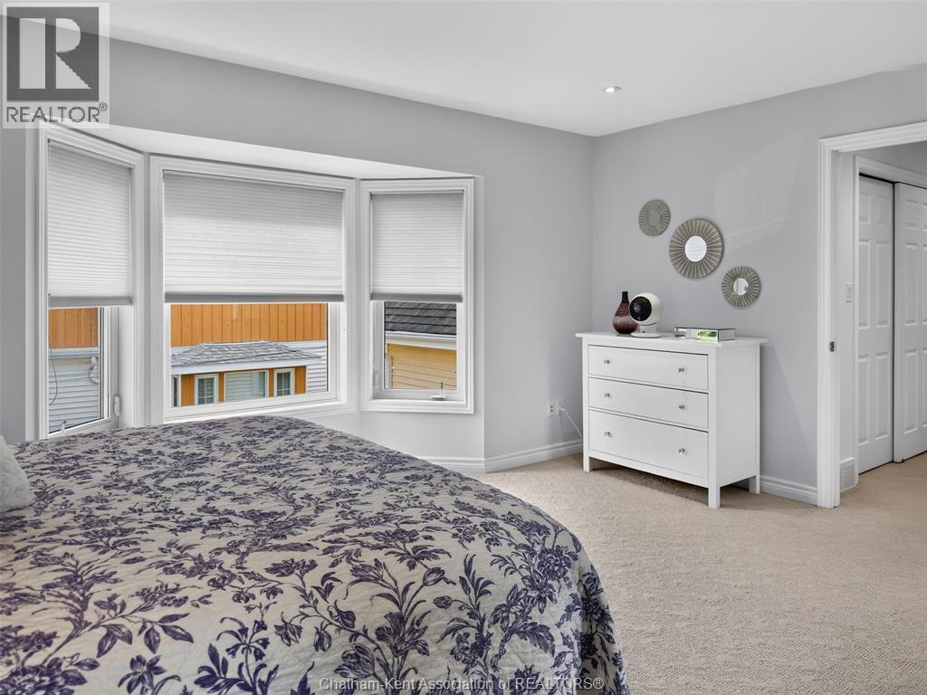 15 Ellwood AVENUE - 27