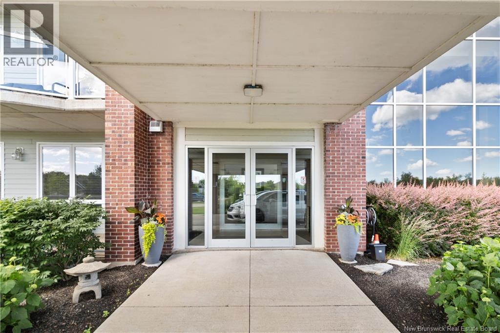 #208 185 Royal Oaks Boulevard - Image 3