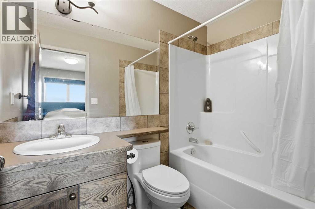 Listing photo – 42 Pondersoa Avenue, Blackfalds
