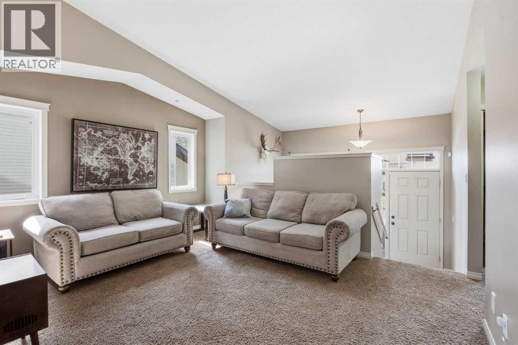 Listing photo – 42 Pondersoa Avenue, Blackfalds