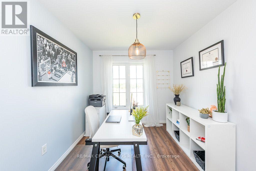 #29 2441 GREENWICH DRIVE - Image 44