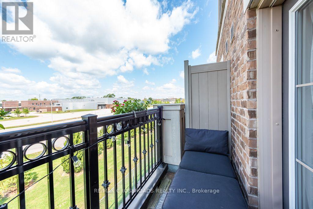 #29 2441 GREENWICH DRIVE - 21