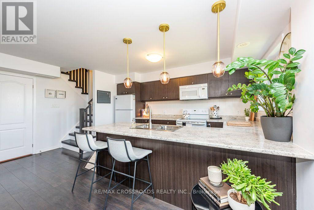 #29 2441 GREENWICH DRIVE - 26