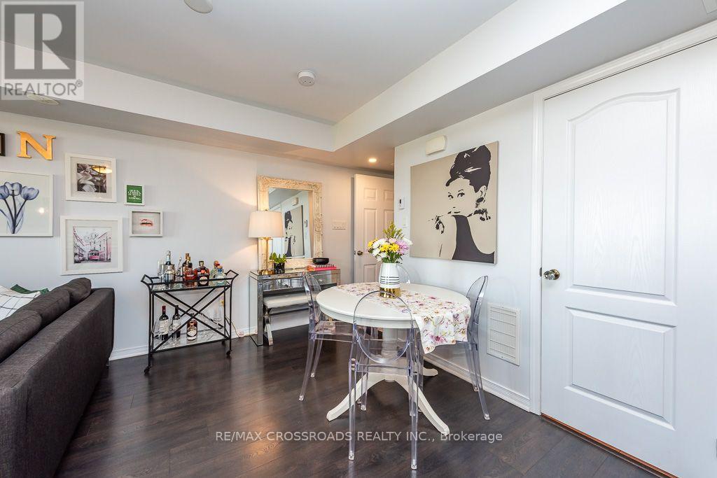 #29 2441 GREENWICH DRIVE - 13