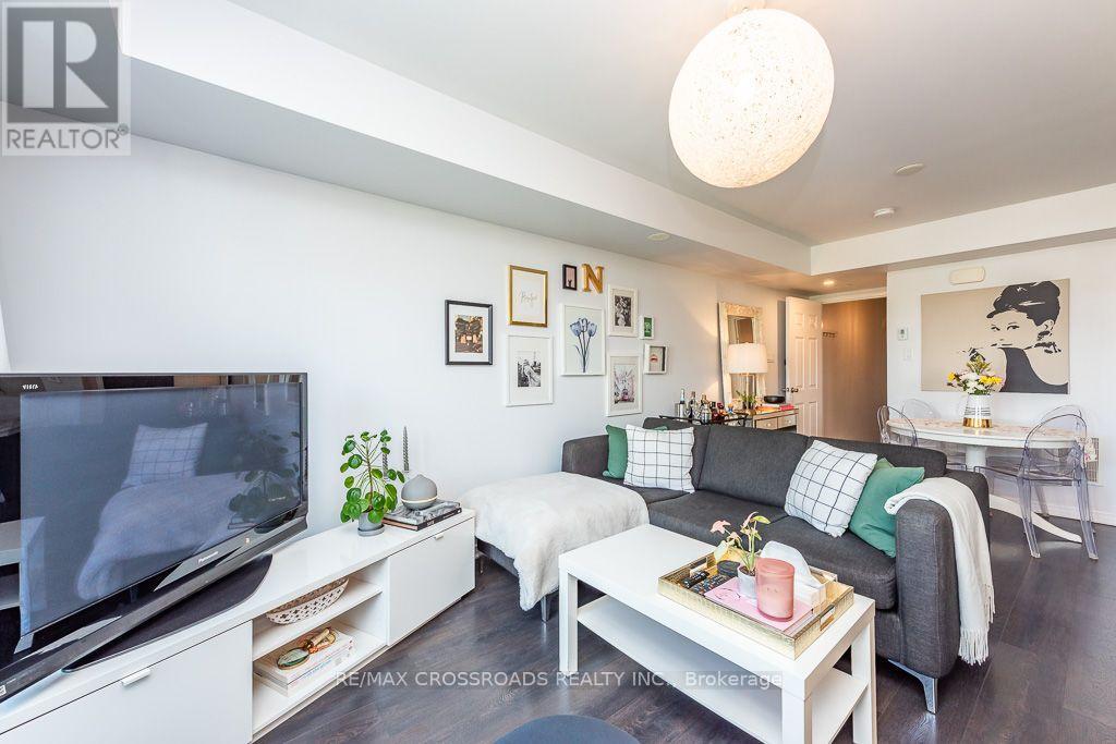 #29 2441 GREENWICH DRIVE - 14