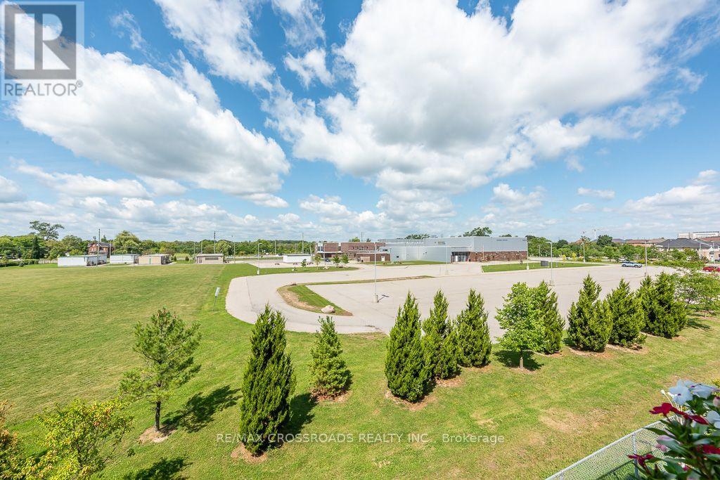#29 2441 GREENWICH DRIVE - 23
