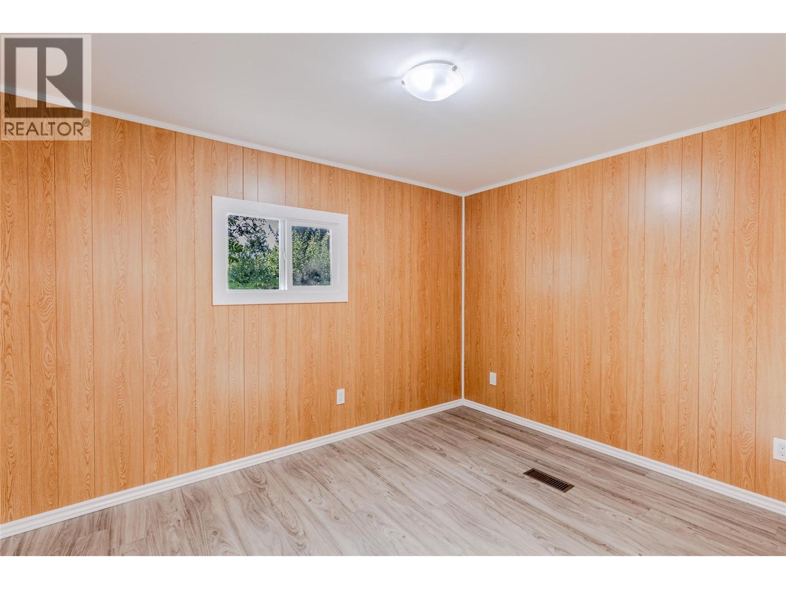#21 1421 Erickson Road - 6