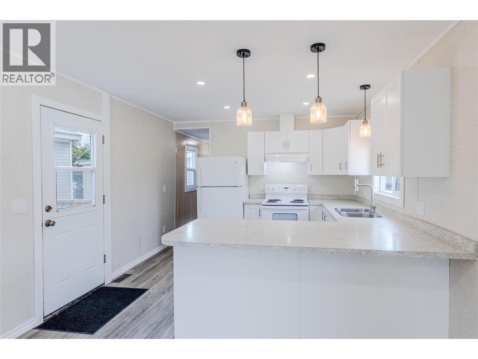 #21 1421 Erickson Road - Image 4