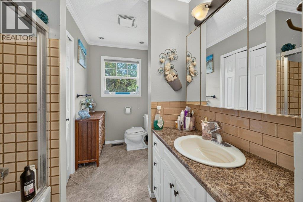 1791 15 Avenue NE - Image 24