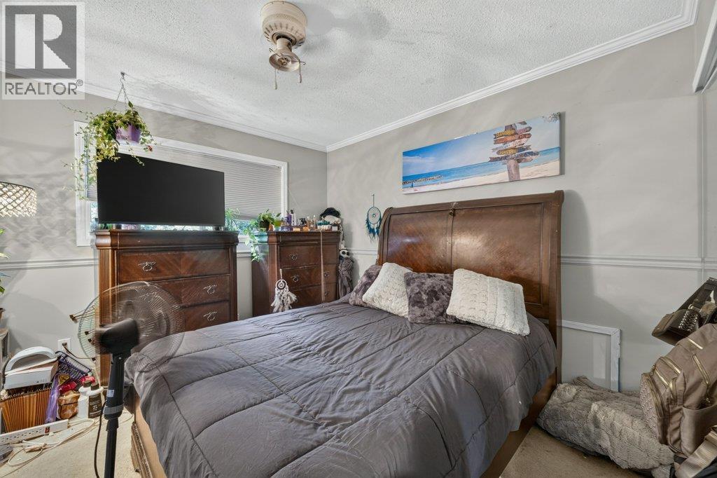 1791 15 Avenue NE - 27