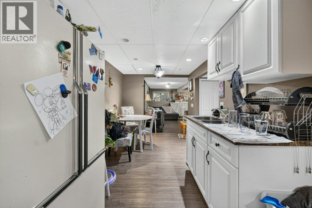 1791 15 Avenue NE - 30
