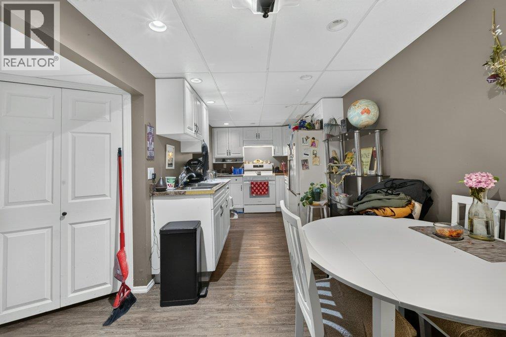 1791 15 Avenue NE - 33