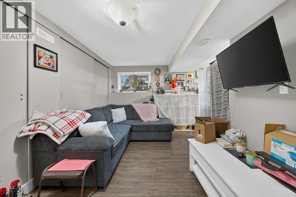 1791 15 Avenue NE - Image 37