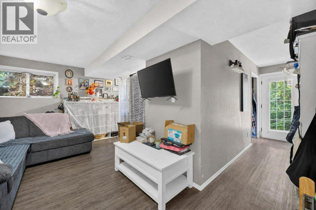 1791 15 Avenue NE - 39