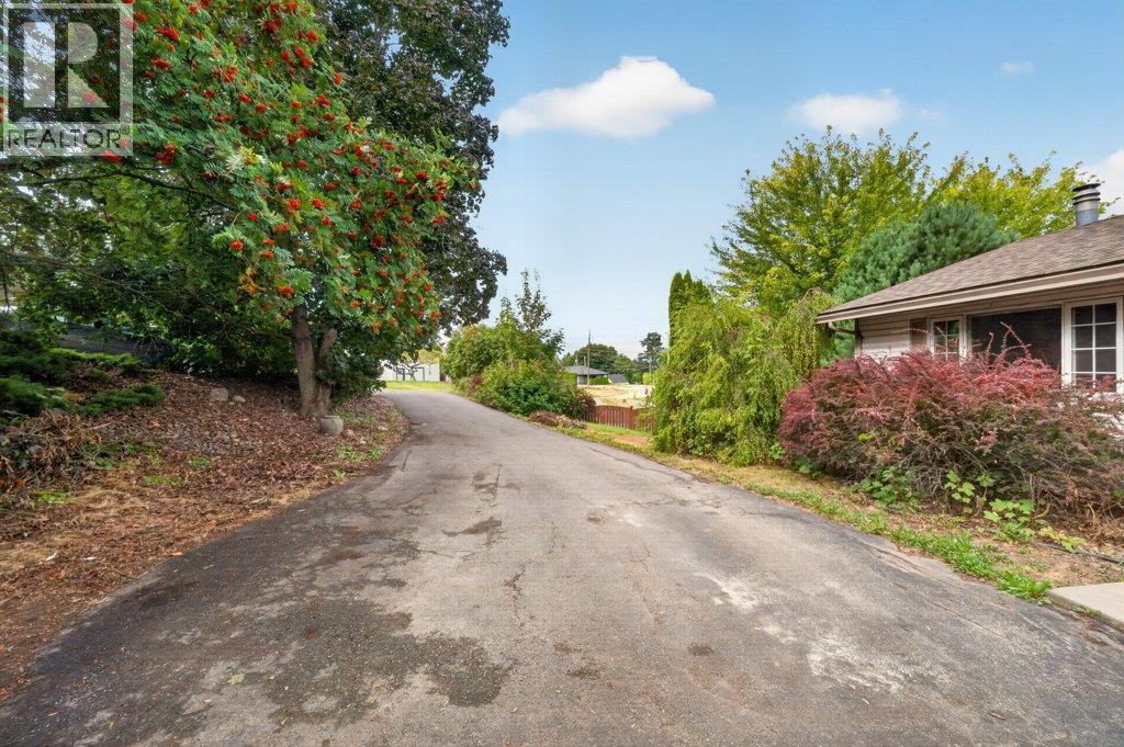 1791 15 Avenue NE - 48