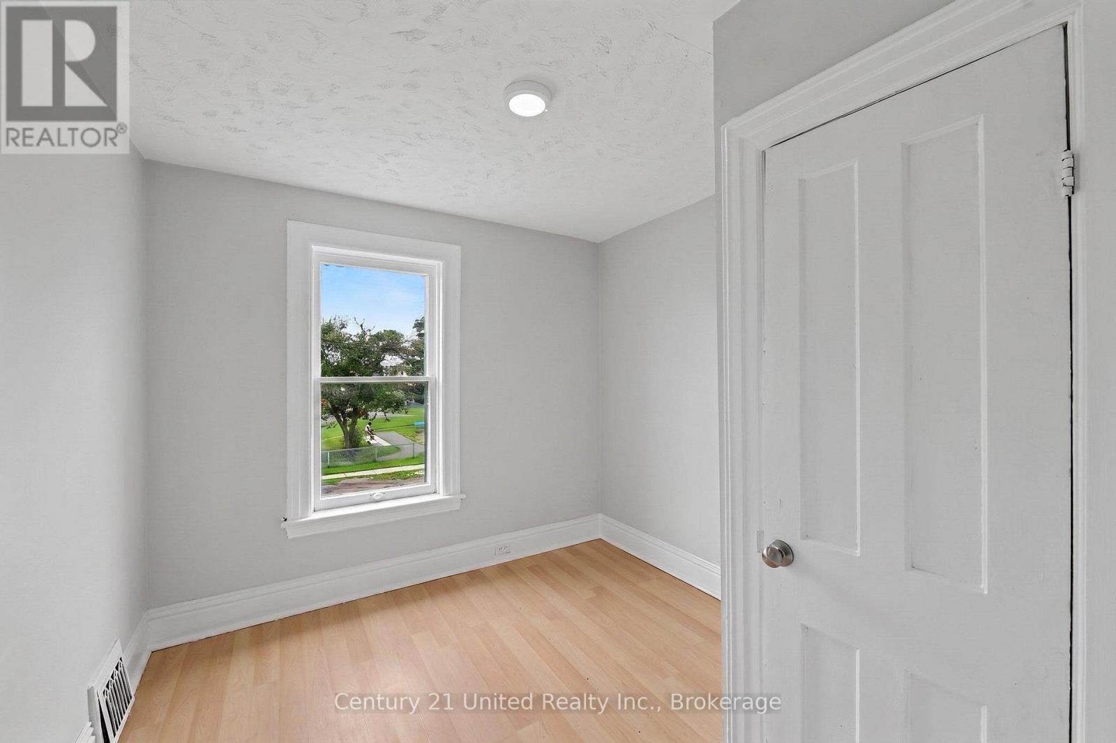554 SHERBROOKE STREET - 14