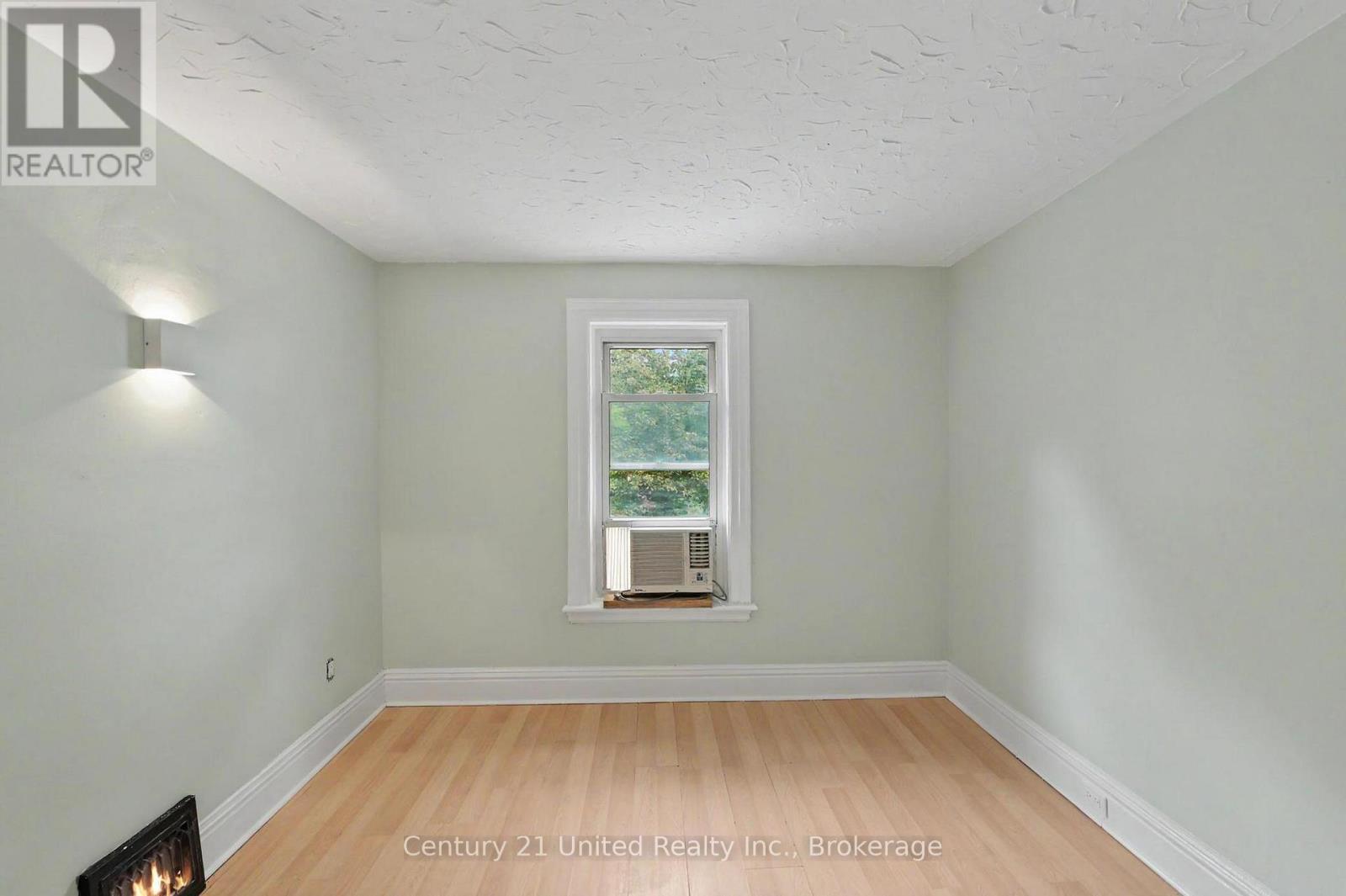 554 SHERBROOKE STREET - 17