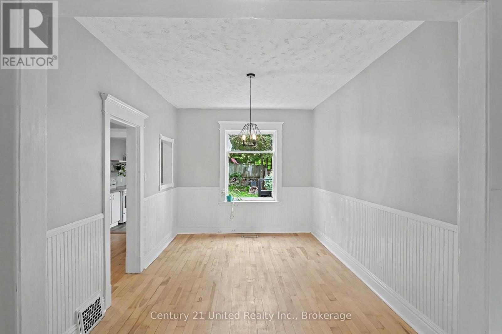 554 SHERBROOKE STREET - 7