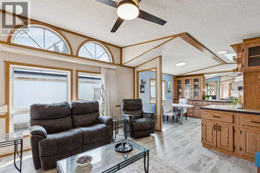 25 Erin Woods Circle SE, Erin Woods, Calgary photo 5